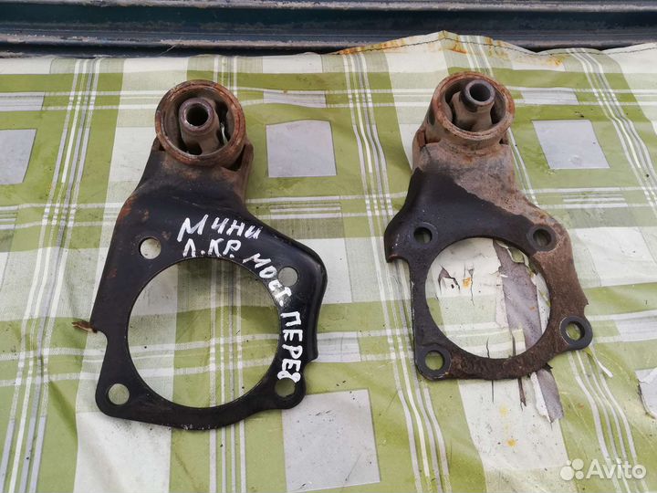 Подушка переднего моста Митсубиси Паджеро Мини 2