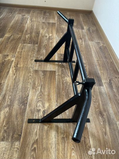 Турник настенный