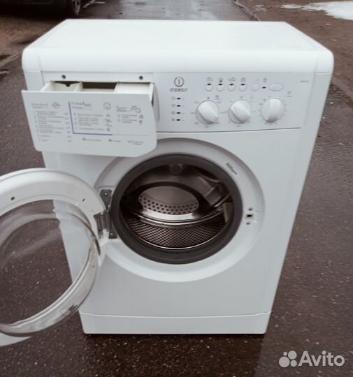 Стиральная машина indesit wisl 103 на 5 кг б-у