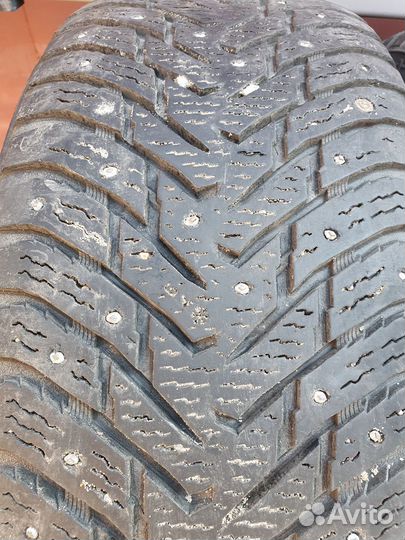Nokian Tyres Hakkapeliitta 8 SUV 235/60 R18 107T