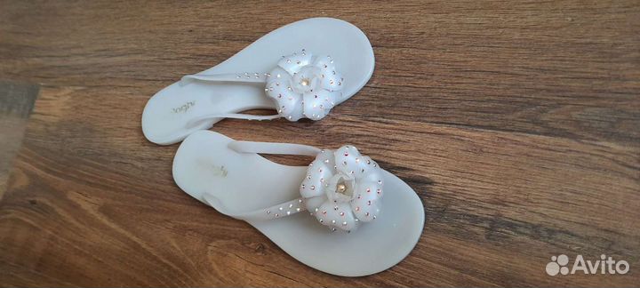 Шлепанцы женские