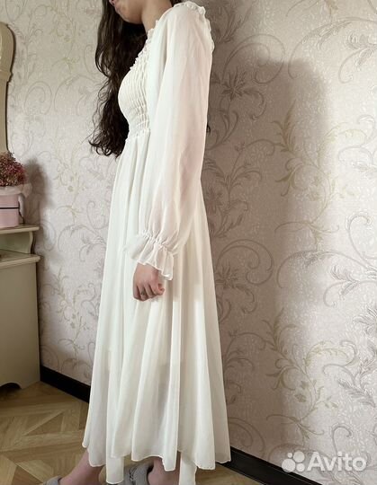 Платье белое легкое