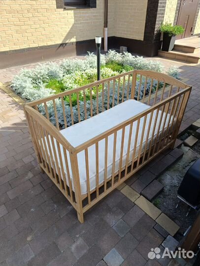 Детская кроватка