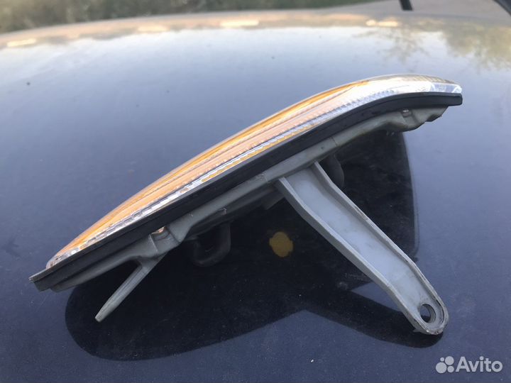 Указатель поворота левый Mitsubishi Eclipse