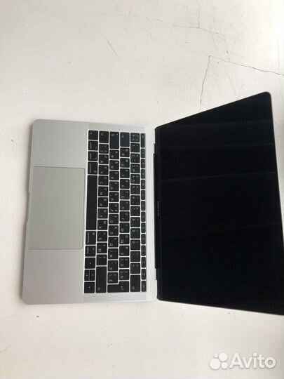 Apple MacBook Pro 13 2017 8 gb 128 gb