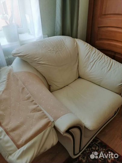 Кожанное кресло