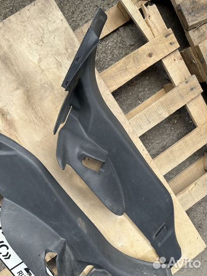 Накладка задней правой/левой стойки Astra H 2007