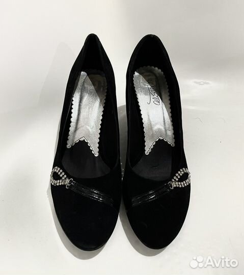 Туфли Gusto черные 40 размер замшевые