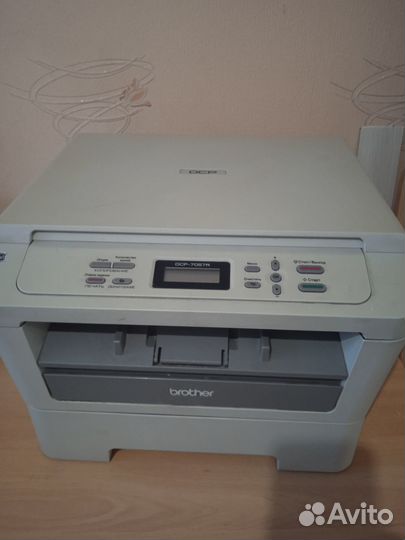Мфу Brother Dcp7057r с катриджем Brother TN-2090