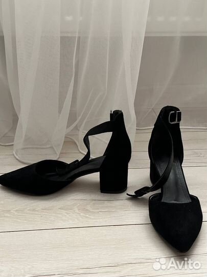 Туфли на каблуке