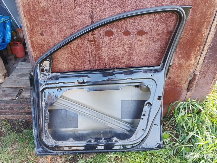 Дверь передняя правая passat b6