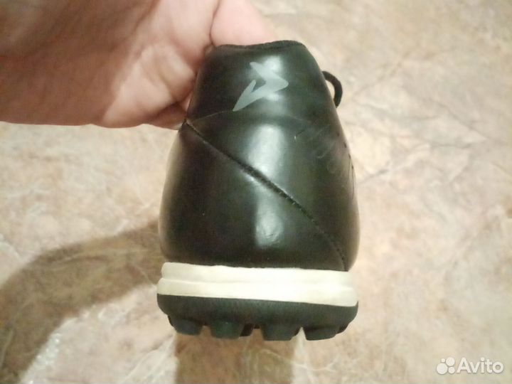 Футбольные бутсы сороконожки 39 размер