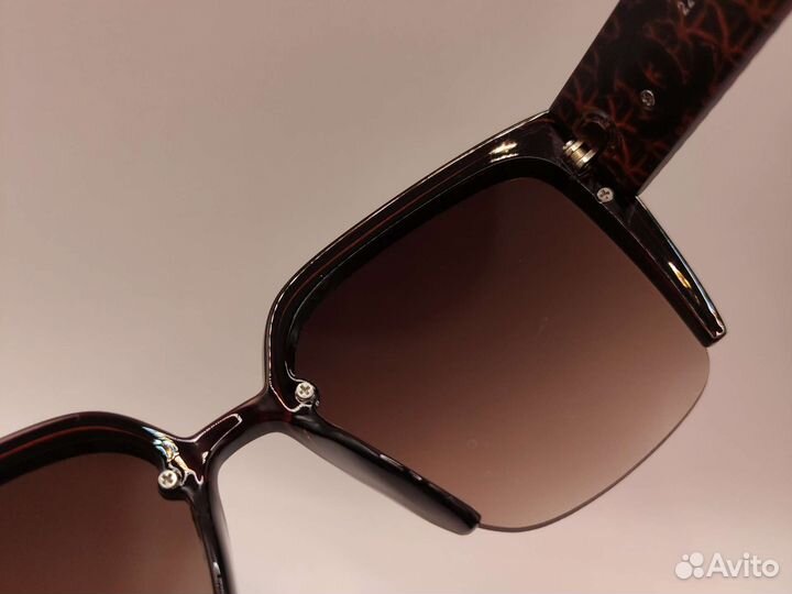 Солнцезащитные очки женские chanel
