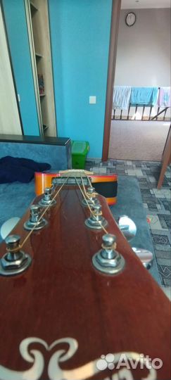 Акустическая гитара