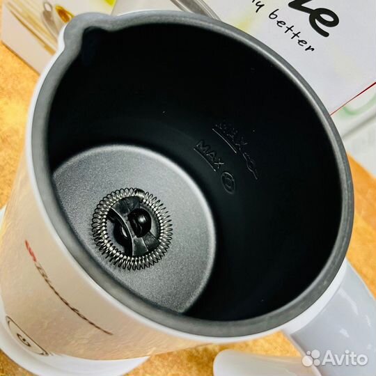 Капучинатор и вспениватель для молока электрически