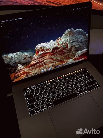 Apple MacBook Pro 15 2018 Touch Bar 256GB