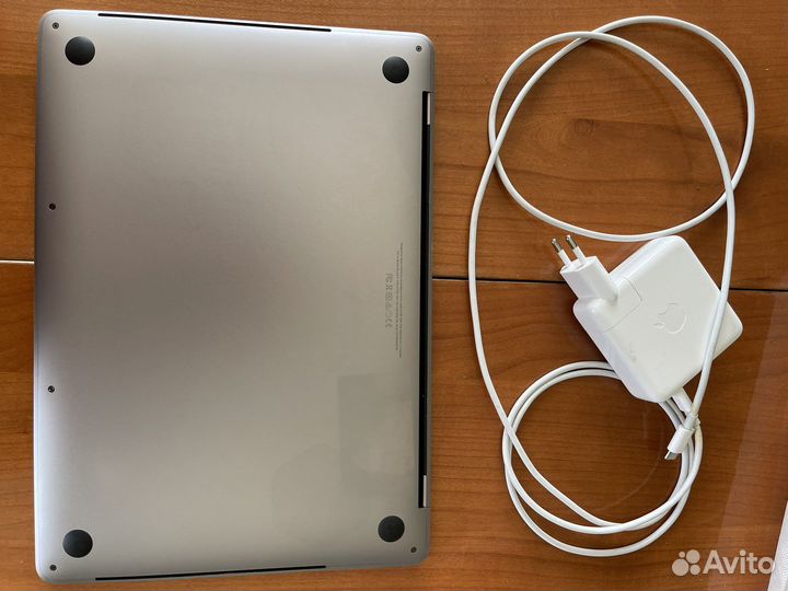 Macbook pro 13 2017 touchbar 512 gb