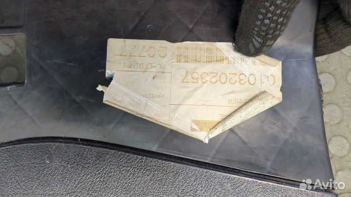 Бардачок Volkswagen Passat 5