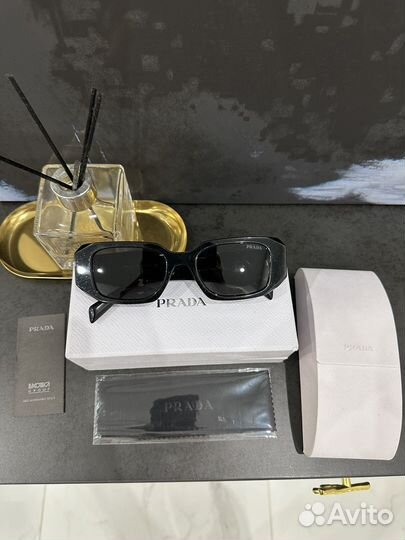Очки prada