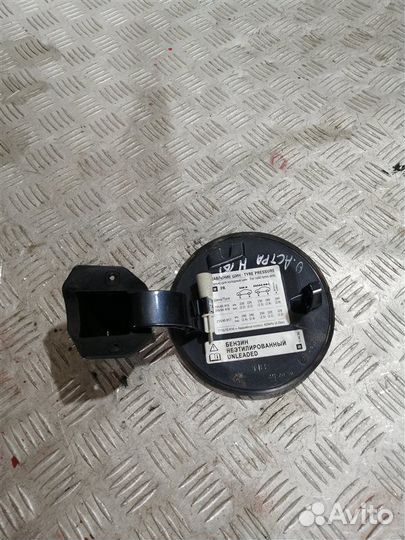 Лючок бензобака Opel Astra H L69 Z16XER 2008