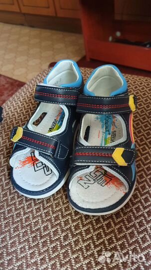 Сандали новые