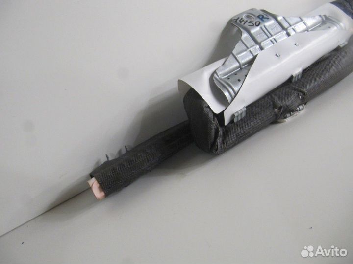 Шторка безопасности правая Peugeot 3008 2010-2016