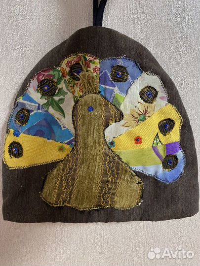 Колпак в виде павлина на чайник ручная работа
