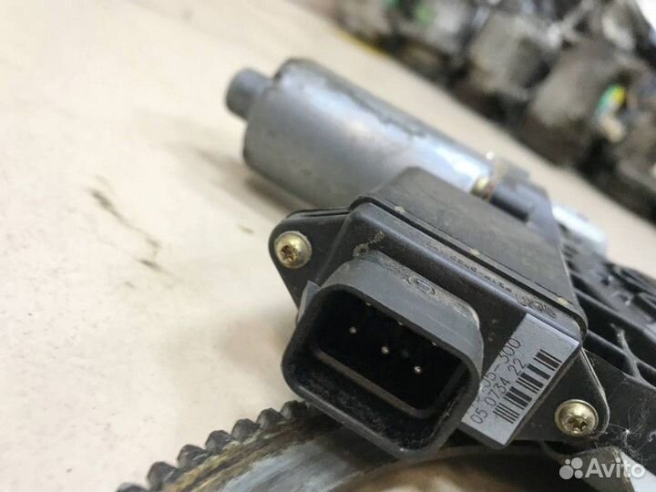 Стеклоподъемник электрический передний правый