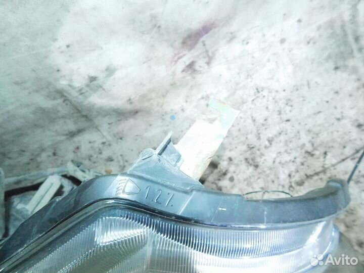 Фара левая ниссан тиида C11