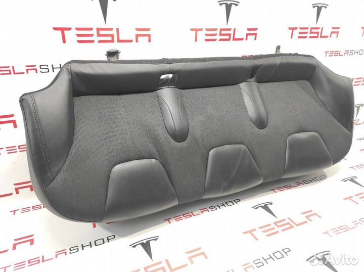 Диван 2-го ряда сидений Tesla Model S 2015