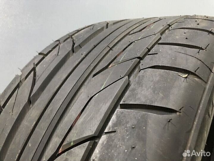 Nitto NT555 G2 275/35 R20 102Y