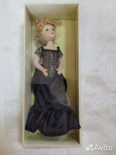 Кукла фарфоровая коллекционная 