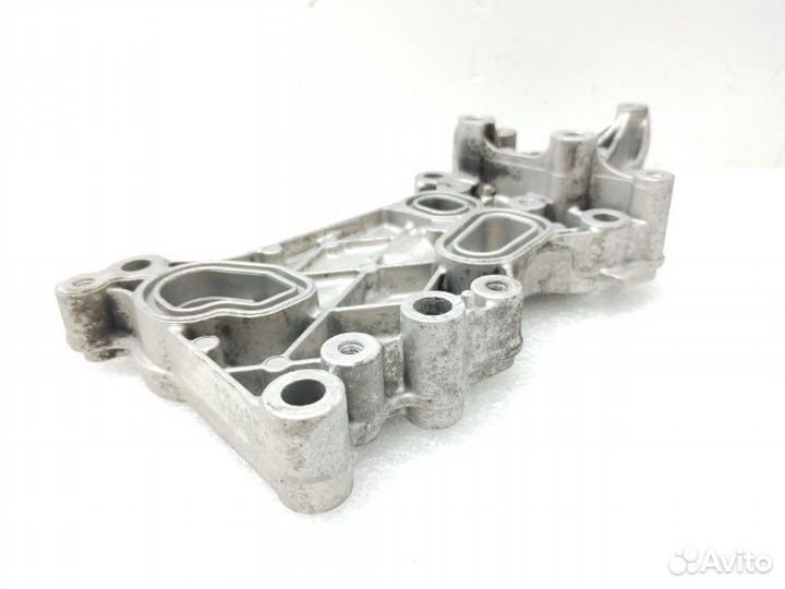 Кронштейн масляного фильтра Mercedes-Benz