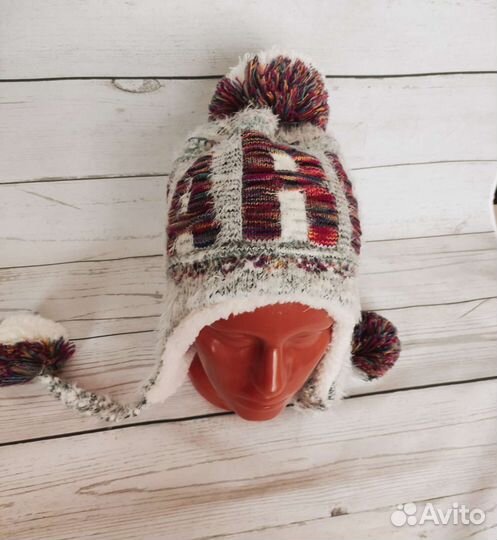 Шапка для девочки из Парижа теплая