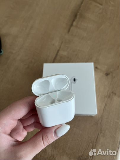 Беспроводные наушники apple airpods 1