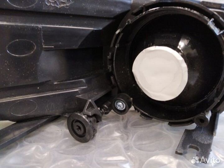 Фара противотуманная передняя левая Ford Mondeo