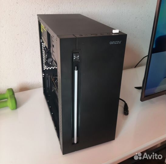 Суровый Xeon в черном