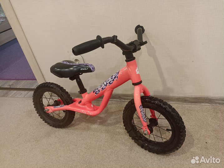 Продам беговел Dewolf J12 girl