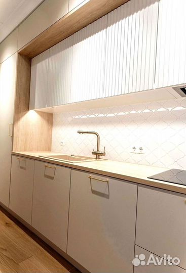 Кухня в потолок