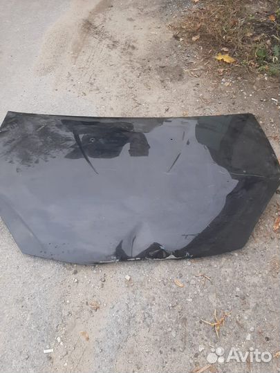 Капот на reno sandero 1