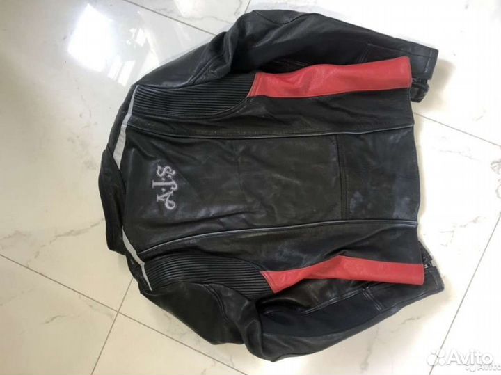 Мотокуртка кожаная женская 38