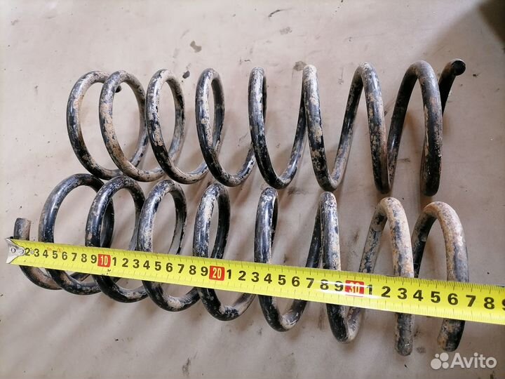 Пружина Ford Mondeo II задняя универсал