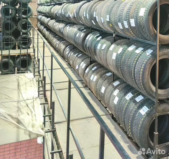 Bridgestone Blizzak Revo GZ 215/45 R18 Y