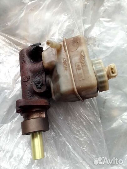 Главный тормозной цилиндр VW Passat b3, Golf 2