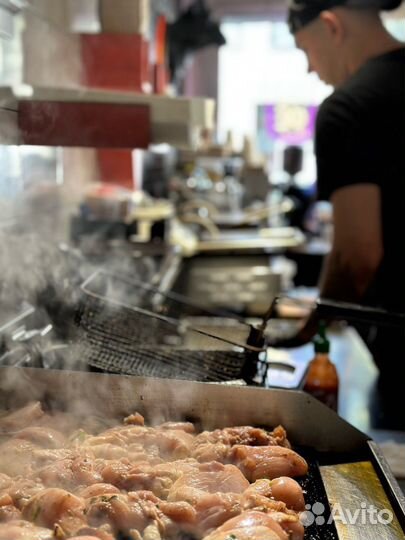 Повар фастфуд