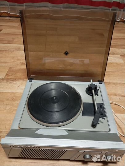 Проигрыватель винила СССР