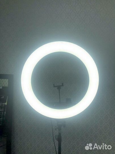 Светодиодная кольцевая лампа