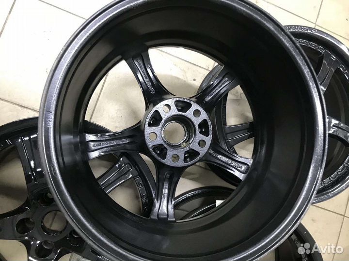 R17. J8. Et35 5-112. 66.5 mm Mercedes Audi Skoda