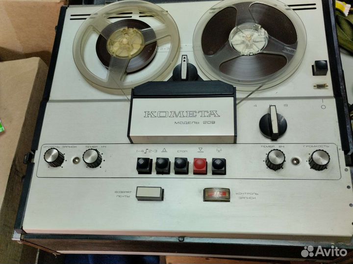 Катушечный магнитофон комета