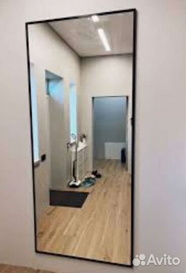 Зеркало в багетной раме